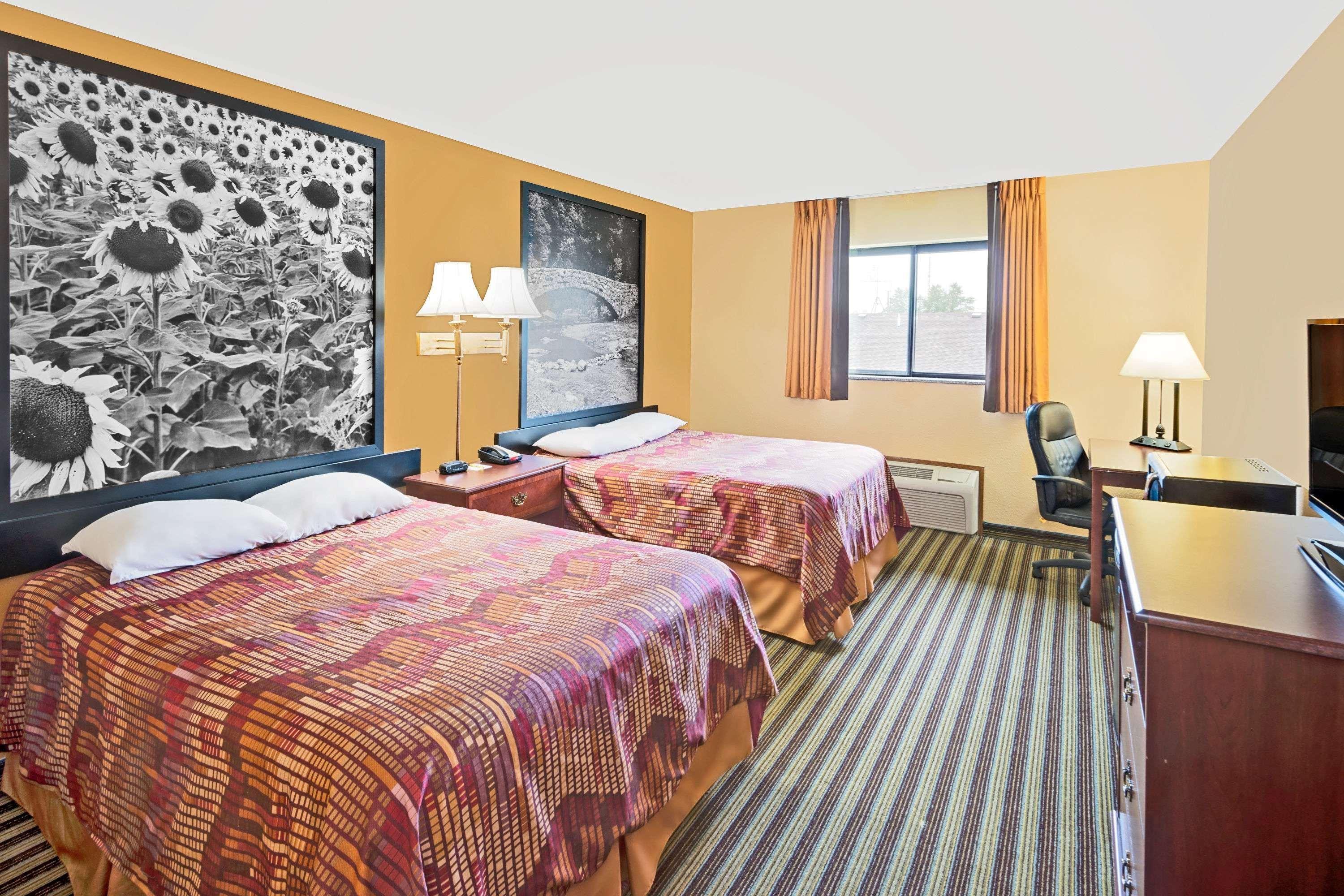 Super 8 By Wyndham Iowa Falls Esterno foto