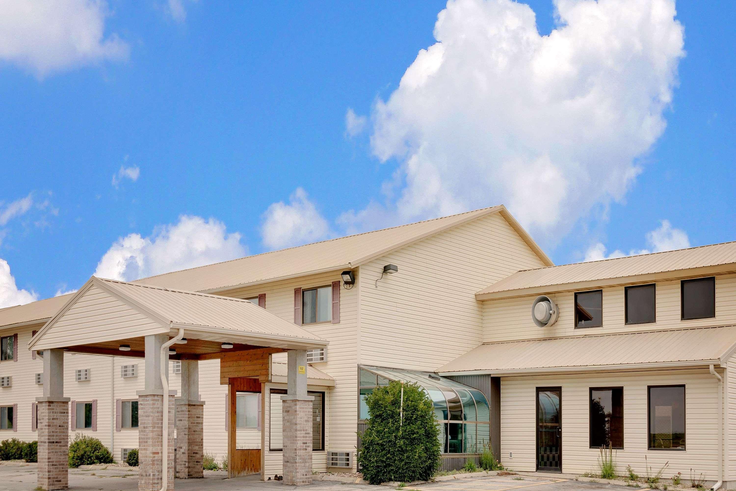 Super 8 By Wyndham Iowa Falls Esterno foto