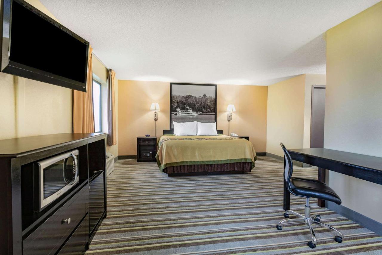 Super 8 By Wyndham Iowa Falls Esterno foto